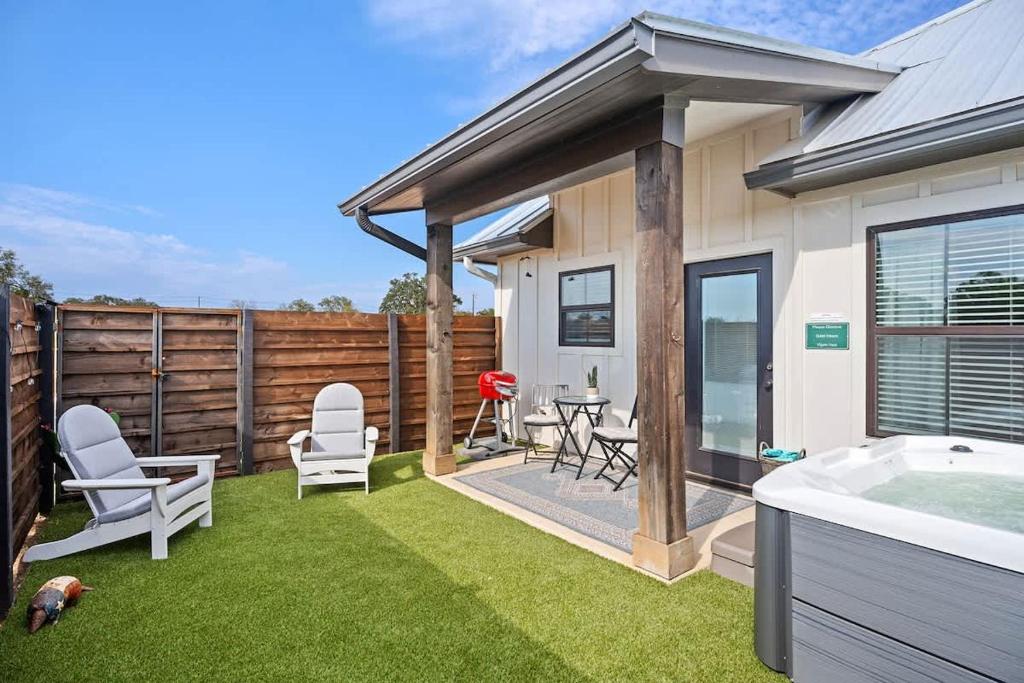 Unwine'd, Fredericksburg