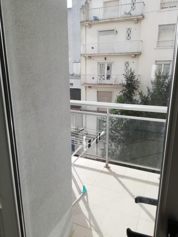 Depto 2 AMBIENTES, SEMIPISO CON BALCON - 3