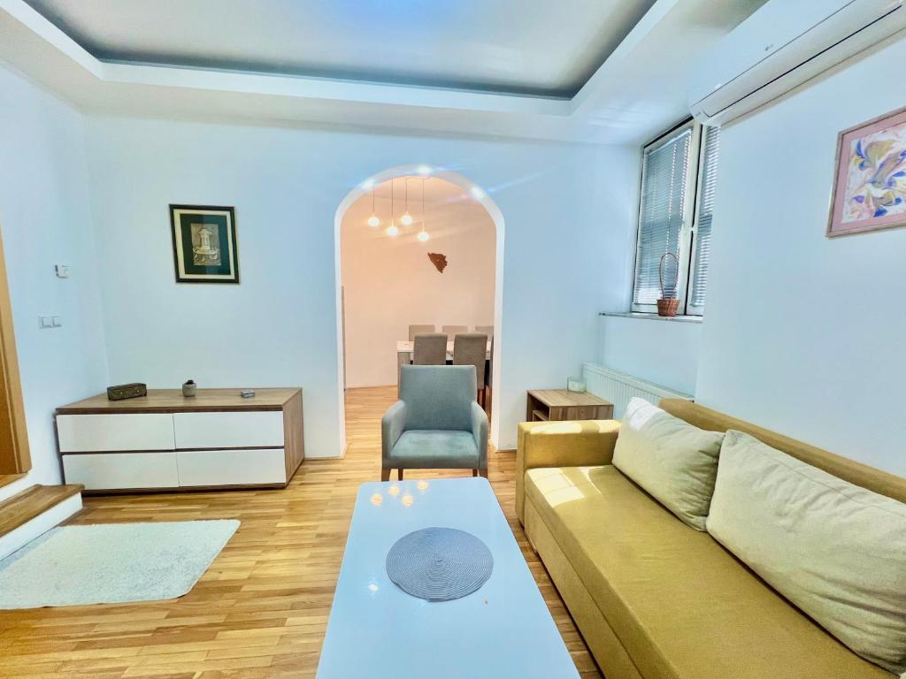 Beautiful One-Bedroom Deluxe Apartment - 3