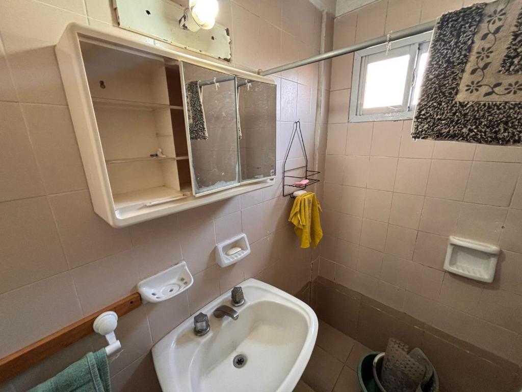Departamento en zona La Perla - 2