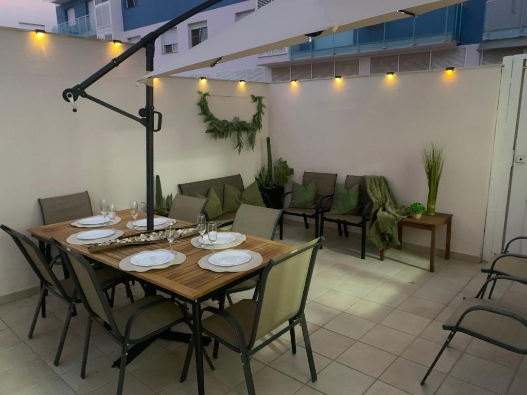 ARENA Y SAL , apartamento con piscina y terraza comedor, Deltebre