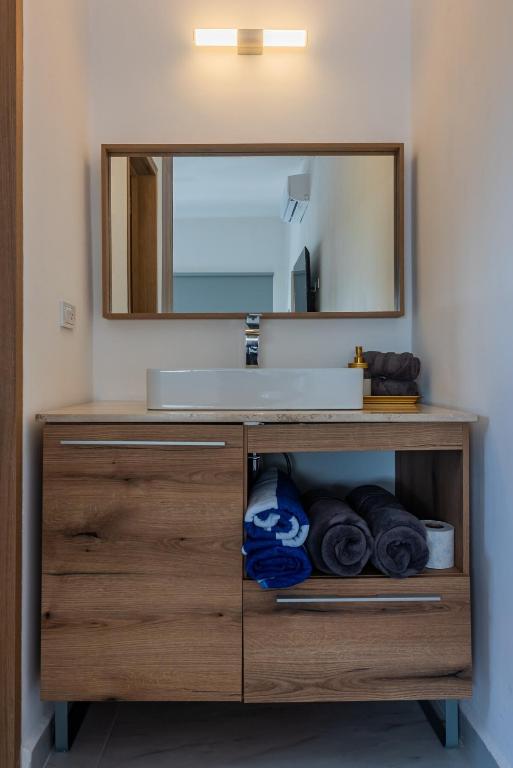 Malibu Residential 3BD - Or - 4