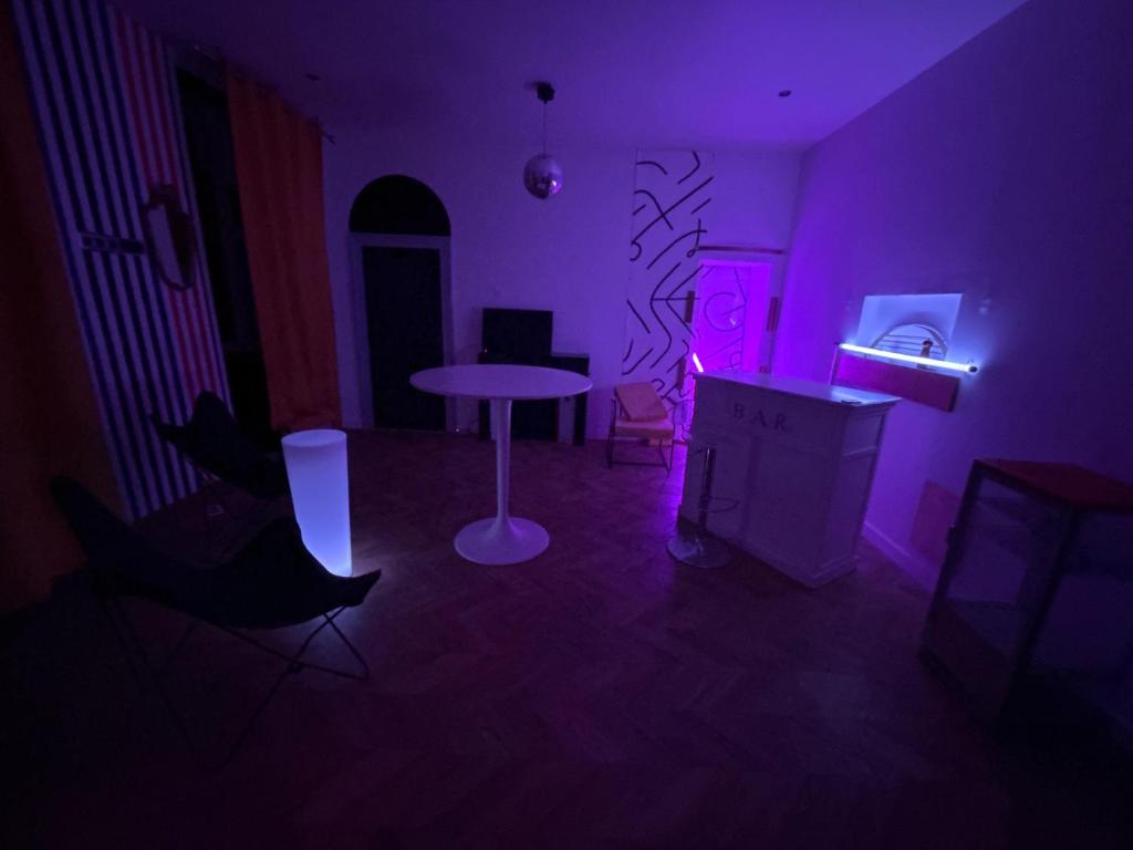 Appartement 4 pers - Jacuzzi & Mini-Bar - Dijon centre ville - 2