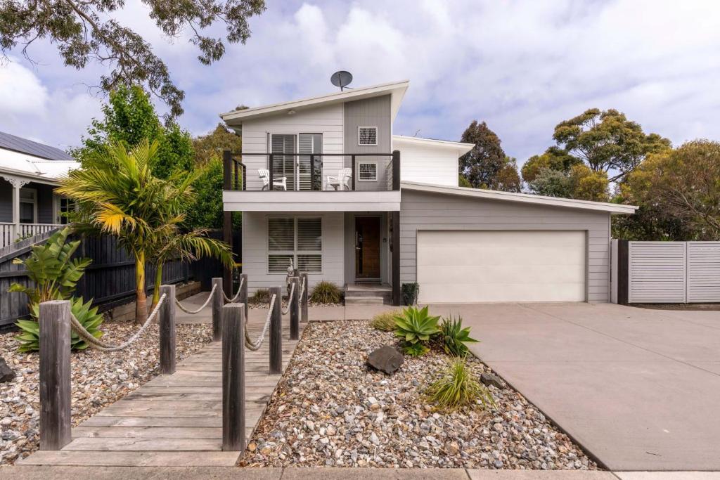 Whitehaven, Inverloch