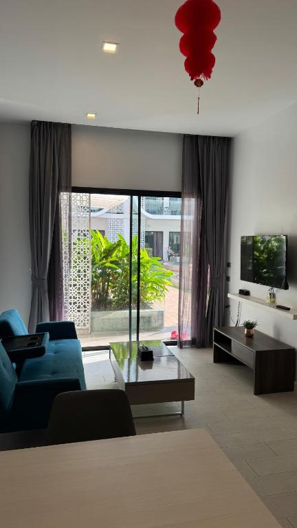 Apartment with pool access, Ban Nong Chaeng
