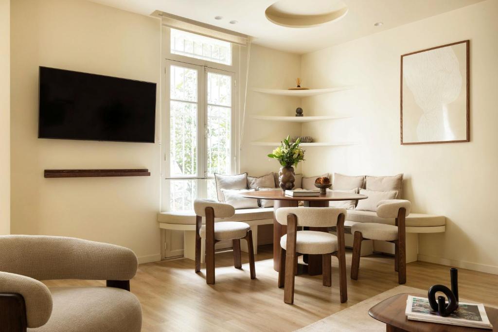 Spacious apartment - 3BR-8P - Moulin Rouge - 3