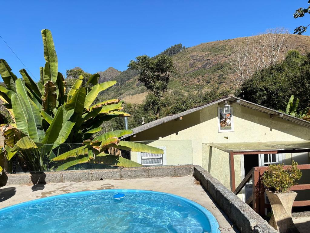 Casa no Vale dos Frades com lareira, wi fi, piscina, Teresópolis
