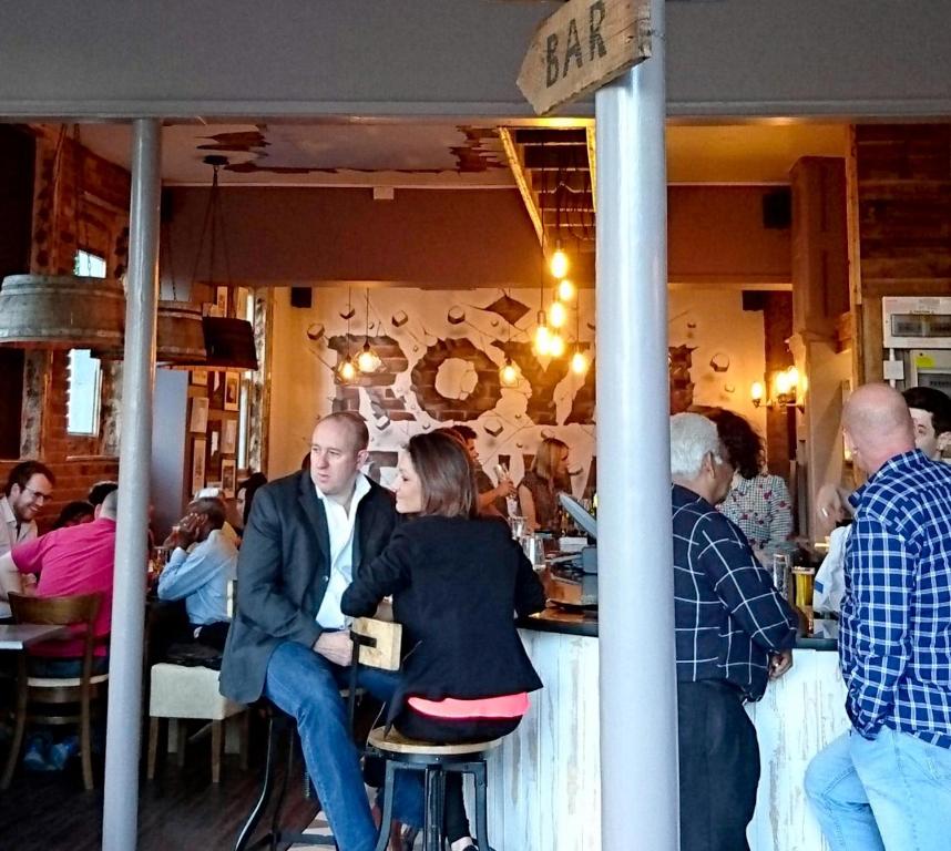 Bar/lounge, Book a Bed Hostels in London