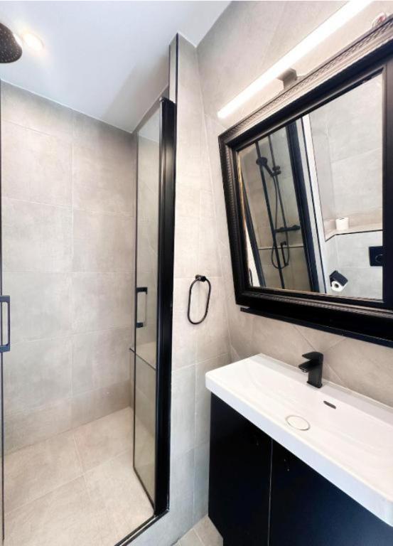 Champs-Élysées Montaigne luxe - 4