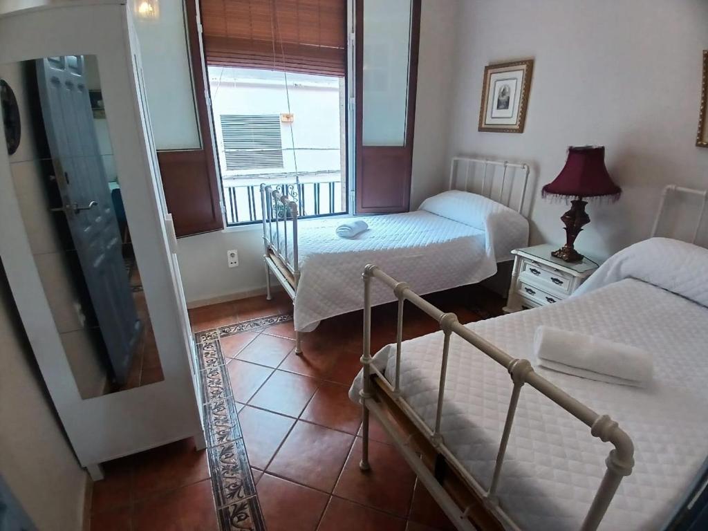 Budget and lovely rooms Macarena B - 2