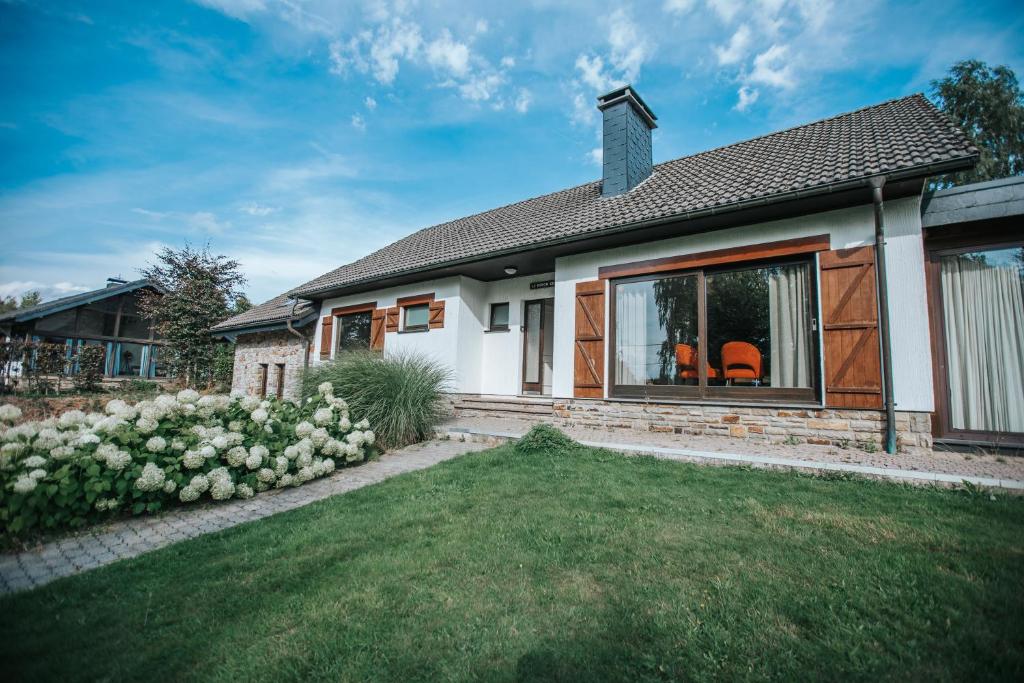 Le Héron 28pers, Malmedy- Home cinéma, balnéo, sauna, jardin, Malmedy
