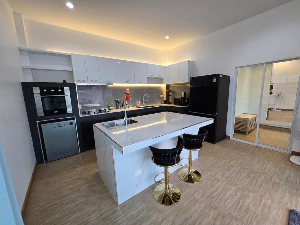 Joy Homes Design Pool Villa