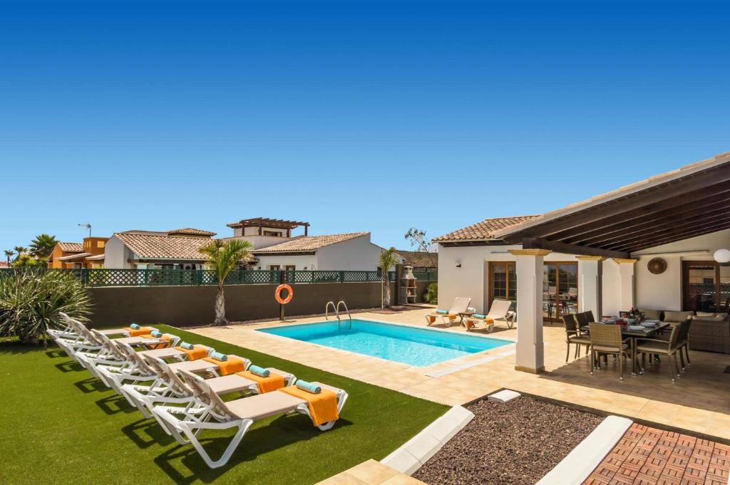 Villa Sherry II by Villa Plus - 2
