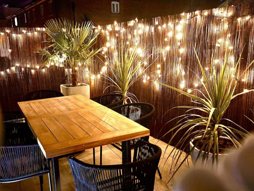 Poole Quay Apartment with Roof Terrace - photo 4