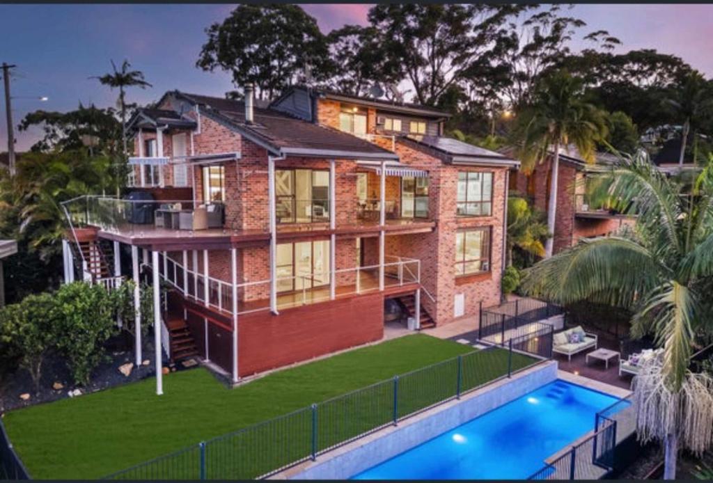 Coastal Luxury 2BR w Pool & Entertainer's Paradise, Koolewong