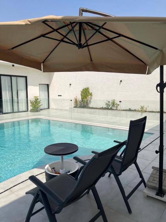 Luxury Escape W DAMMS chalet Private Pool, Rijád