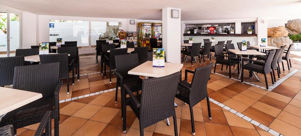 Globales Simar — Restaurant & bars in Puerto Pollensa, Balearic Islands