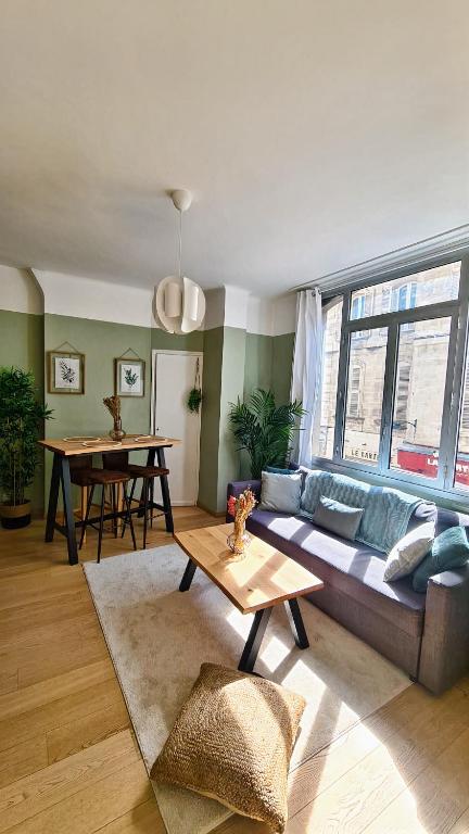 AGATE - Cœur de ville, balcon et WiFi, Avignon