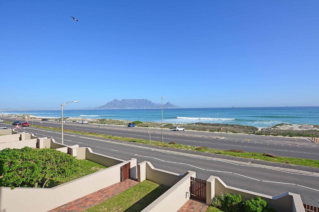 Seascape, Bloubergstrand