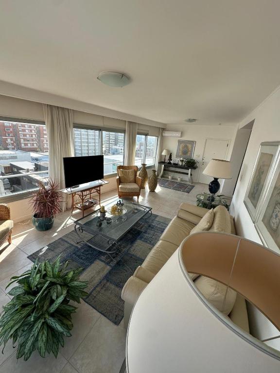 Punta del Este Santos Dumont apto 612 Centrico y a un paso de la playa - 1