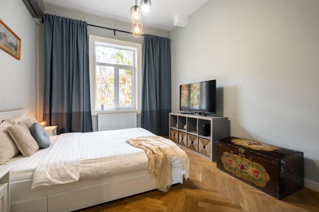 Serenity Studio, Bukurešť