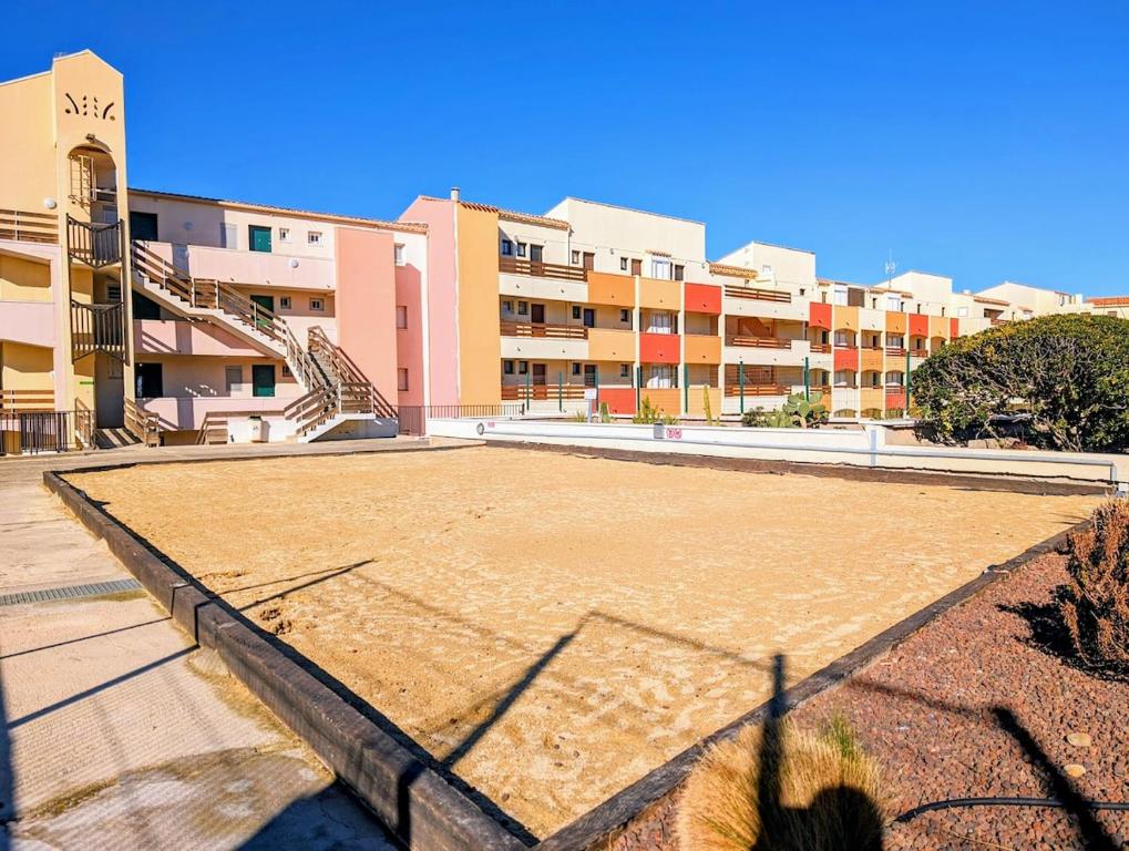 CAP Studio Vue Port Pools Tennis Loggia WiFi Clim - 4