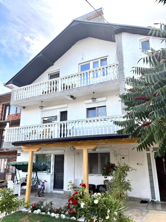 Philippos, Bujanovac