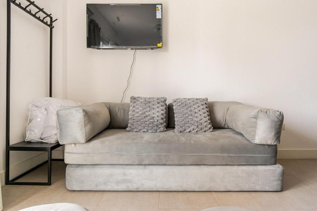Vivienda Minimalista Ezeiza 305 - 1