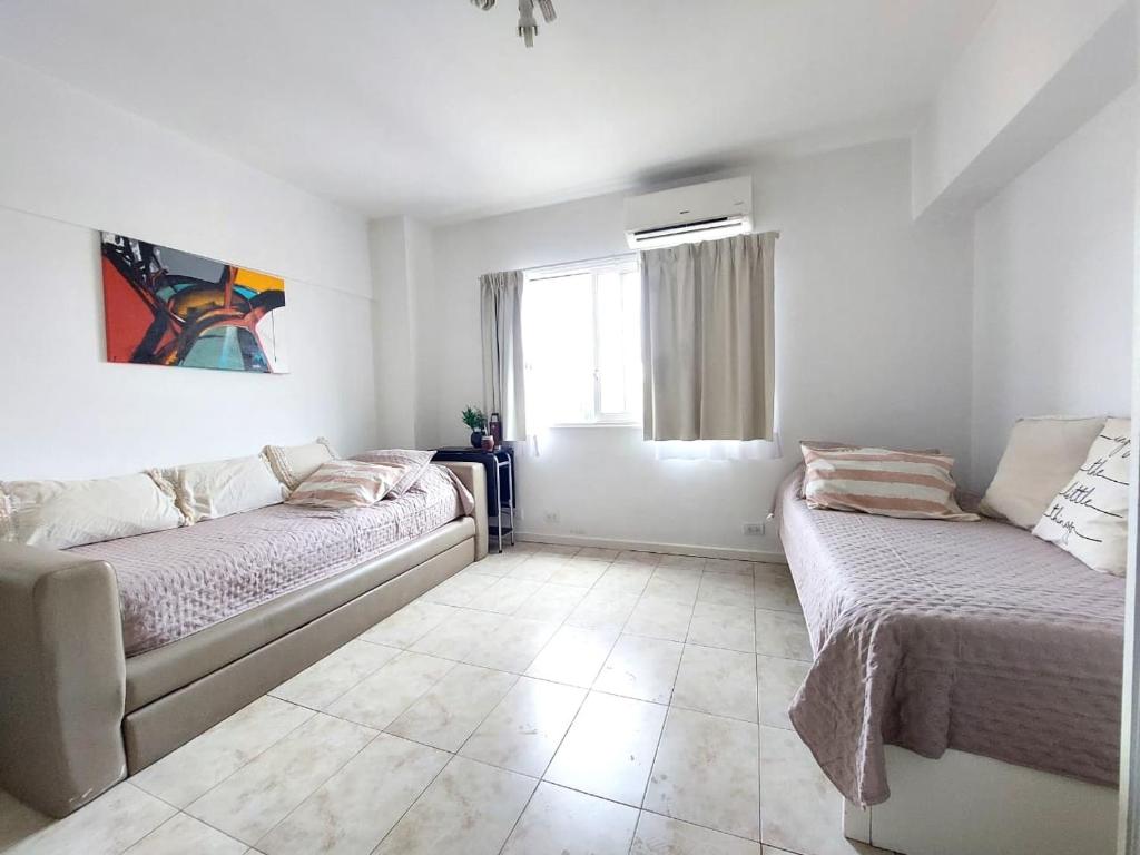 Centrico, a metros de Calle Corrientes, ideal tramites y cursos - 2