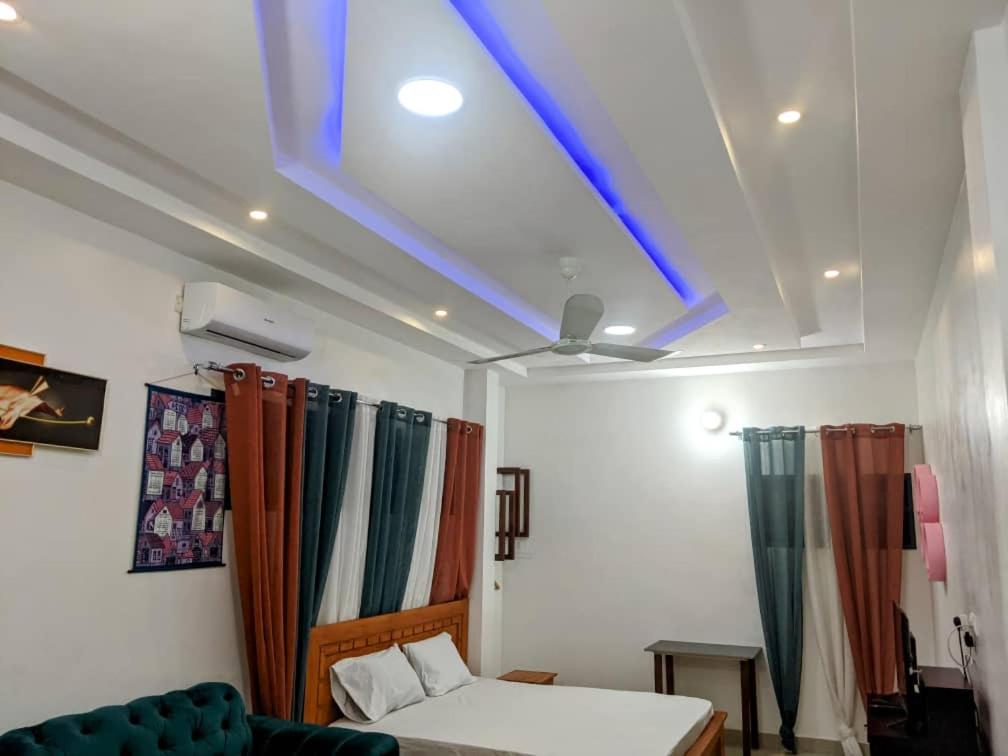 1 grand studio climé meublé, Godomey