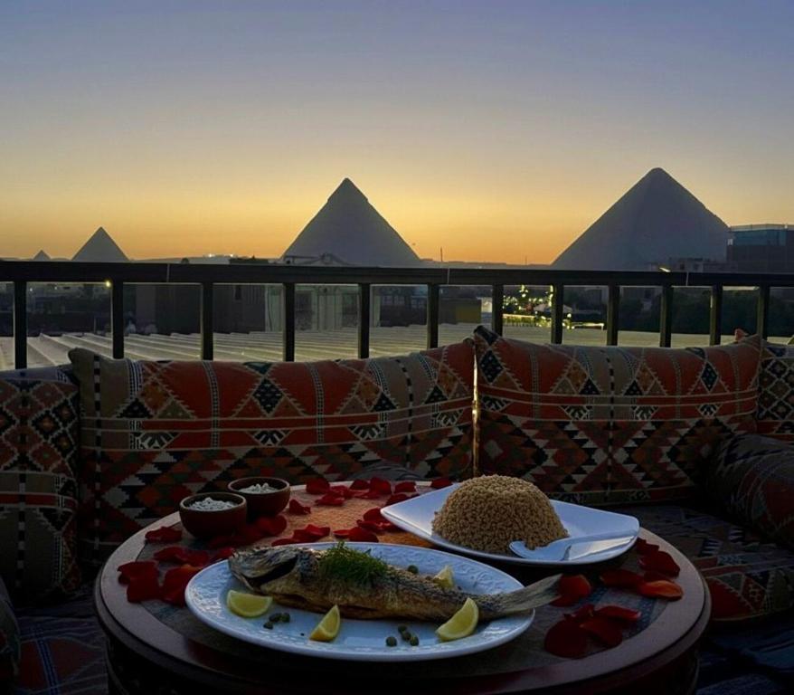 maj pharaoh pyramids view, Káhira