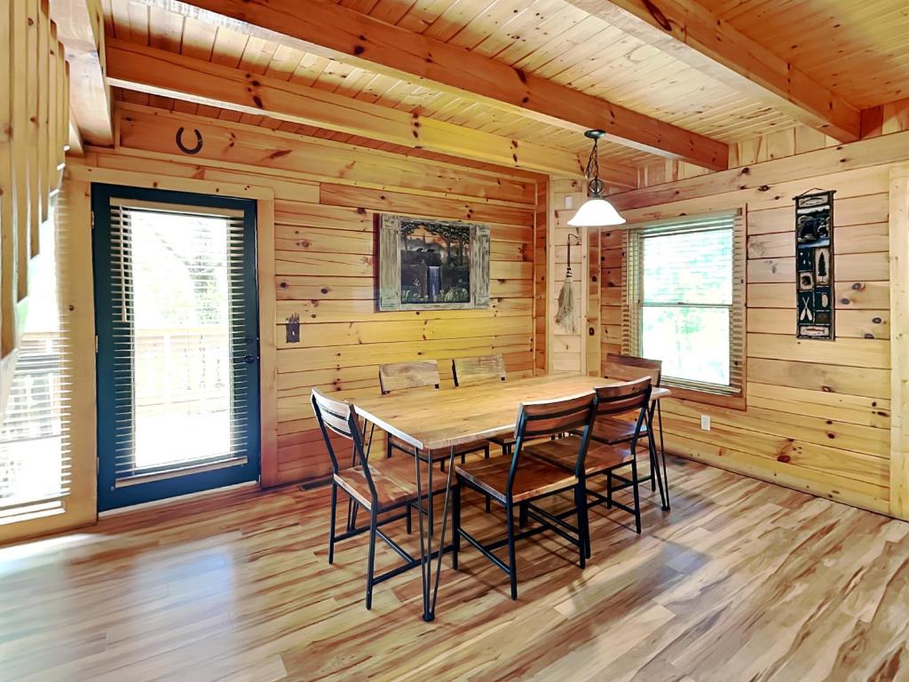 Bear Necessities, Gatlinburg