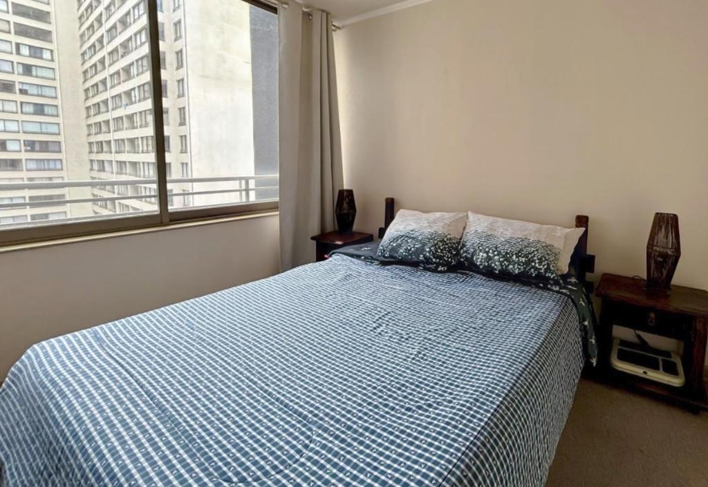 Amplio departamento de dos habitaciones, a pasos del Metro Ecuador - 3