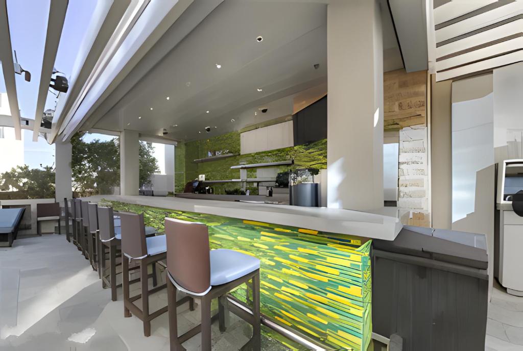 Bar/lounge