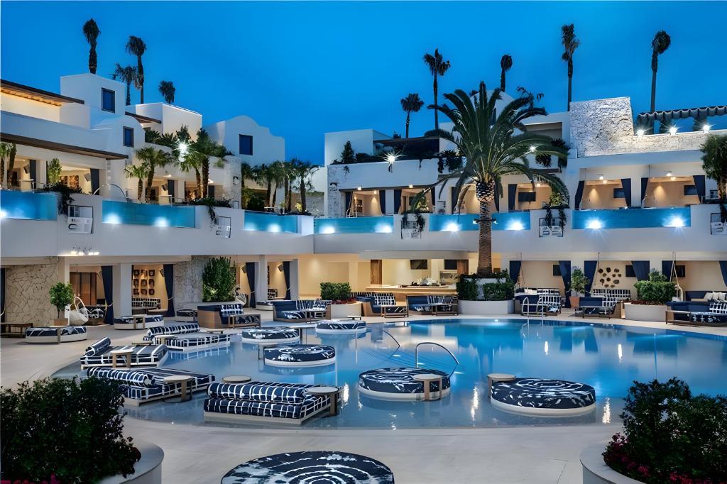 Great swimming pool