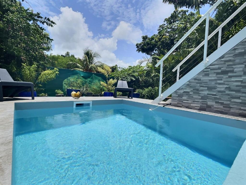 Carambole se situe dans un quartier calme, Rivière-Salée