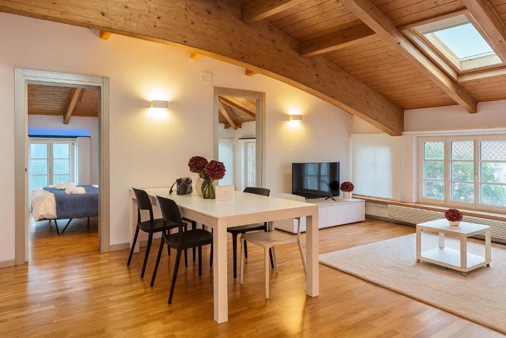 Art Nouveau Apartment, Terst