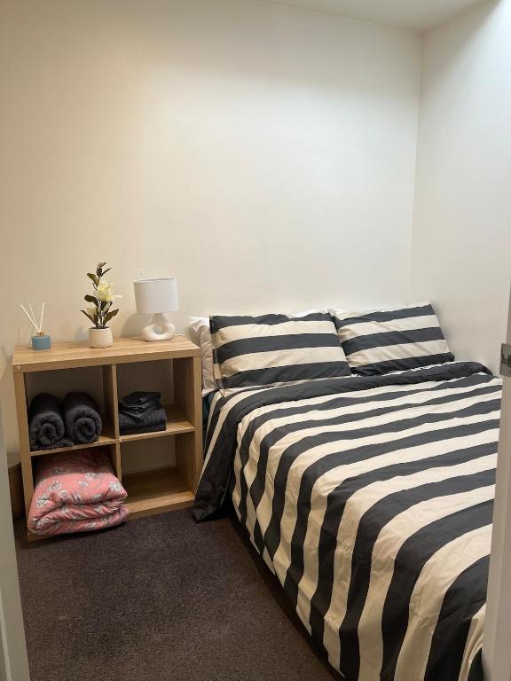 MKM Double Room - Shared Apartment with Host Couple, Queenstown