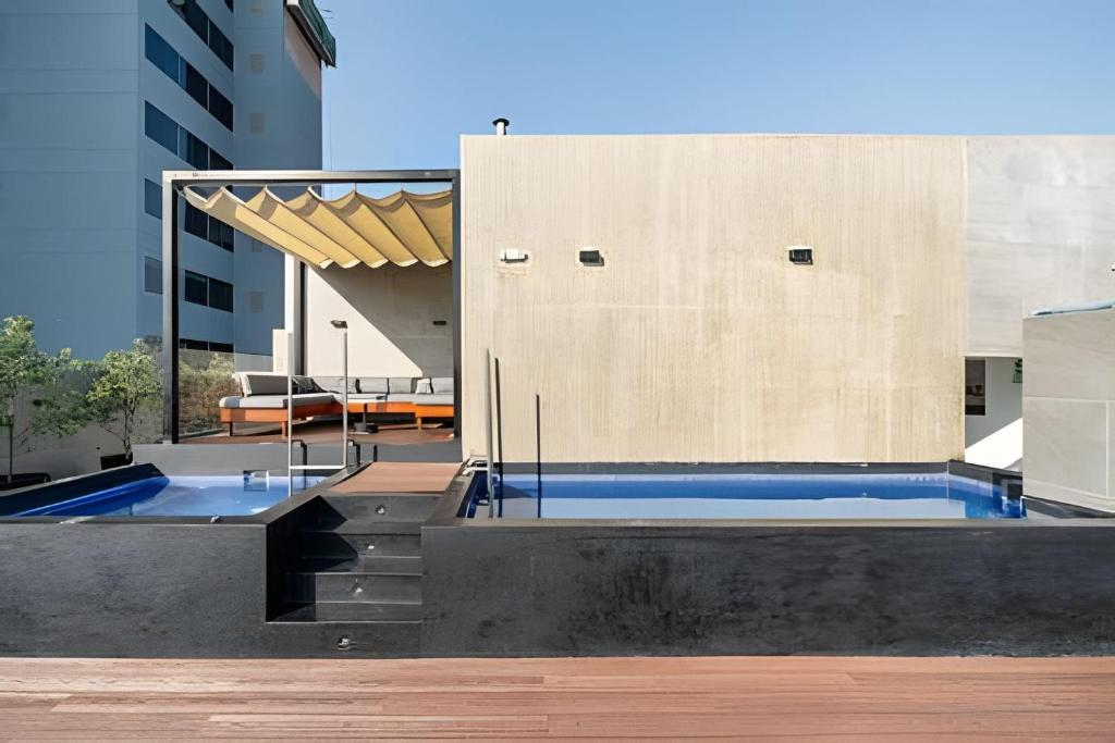 Skyline Executive Suite in San Isidro - 2