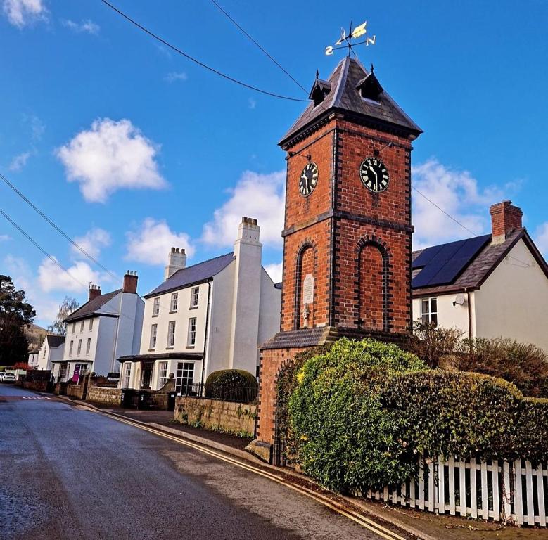 Whitchurch Clock Tower Apartment, Ross-on-Wye