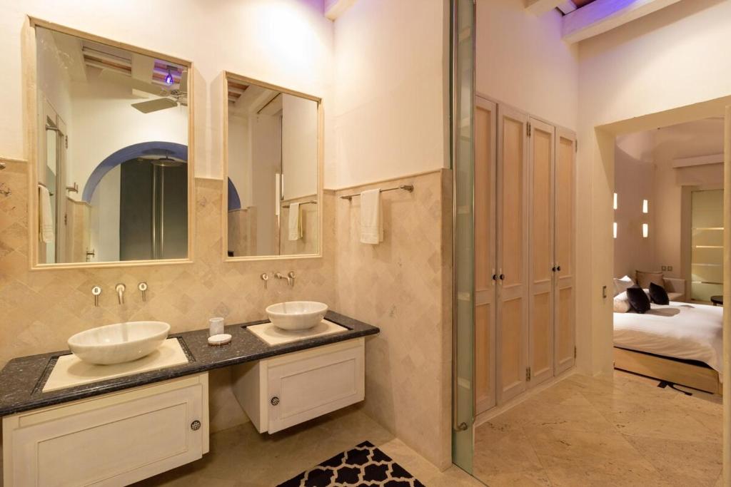 Heated pool Spectacular House Historic Center - 2