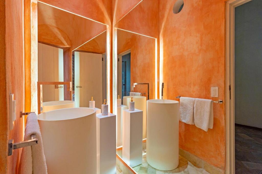 Heated pool Spectacular House Historic Center - 3