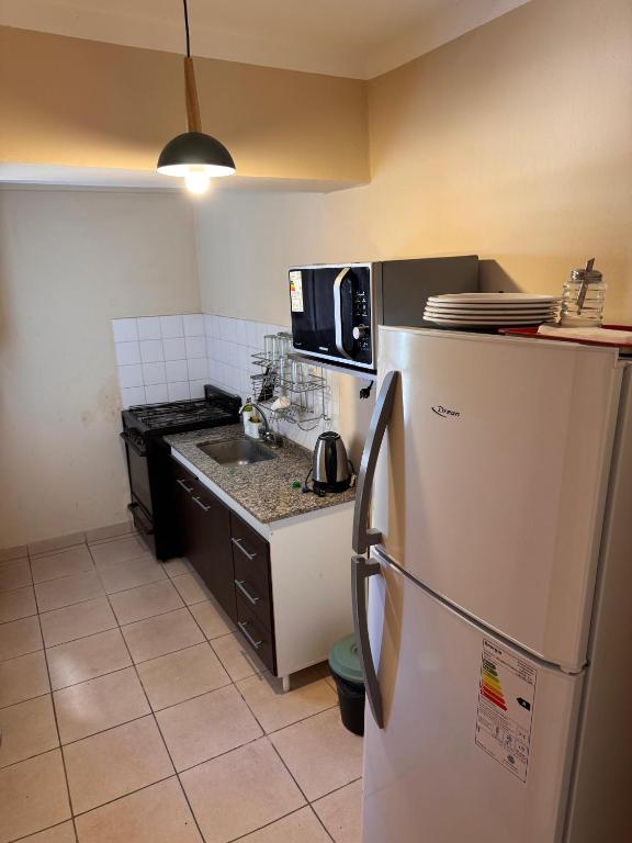 Amplio depto a estrenar a metros de plaza principal - 5