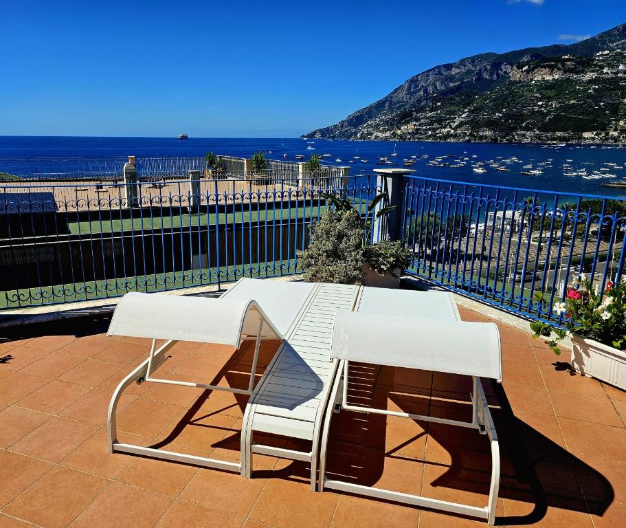 A terrace on the sea, Maiori
