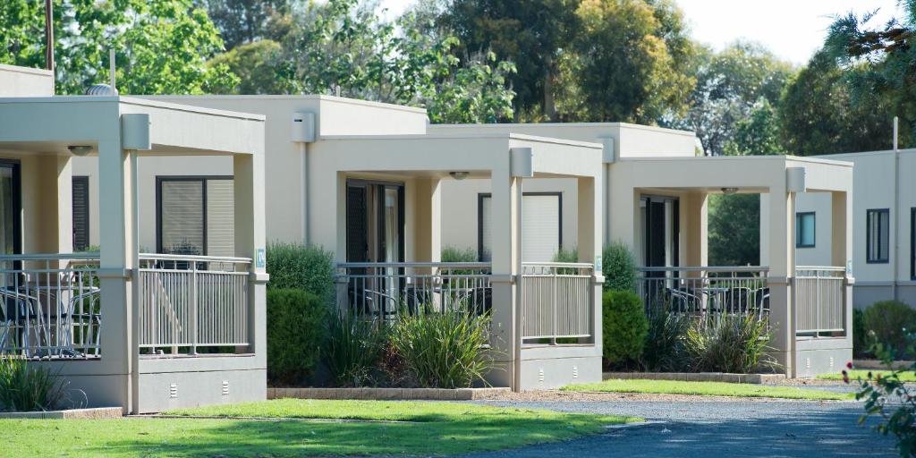 Berri Riverside Holiday Park photo