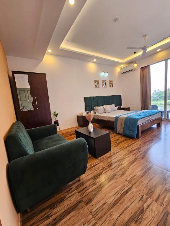 Cozy River Front Studio in Siolim, Agarvado