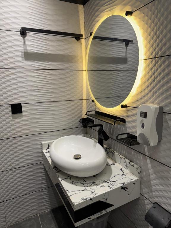 Single Room With Separate Entrance, Karáčí