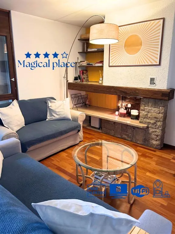Luxury apartment with pool, hotell sihtkohas Collina d'Oro