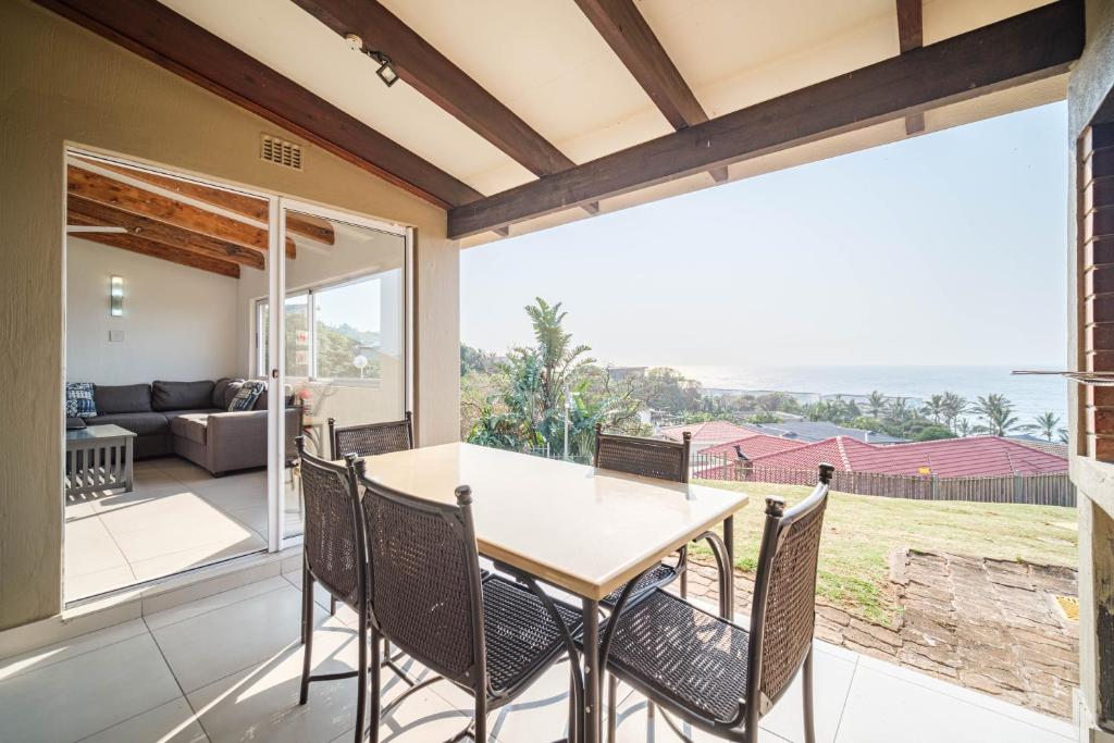 Oceanview Oasis SEAVIEW - PRIVATE BRAAI - 9 HOLE PUTT-PUTT - TENNIS, Ballito