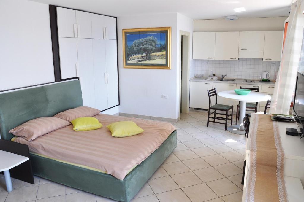 Apartments & Rooms Riva photo